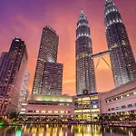 Bukit Bintang Fam Suite, 1Min To Pavilion, 6-7 Pax, 2B2R